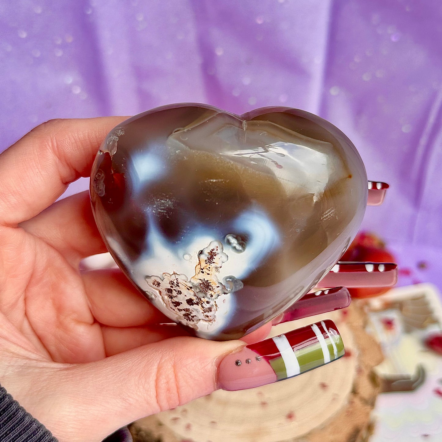 orca agate heart carving B