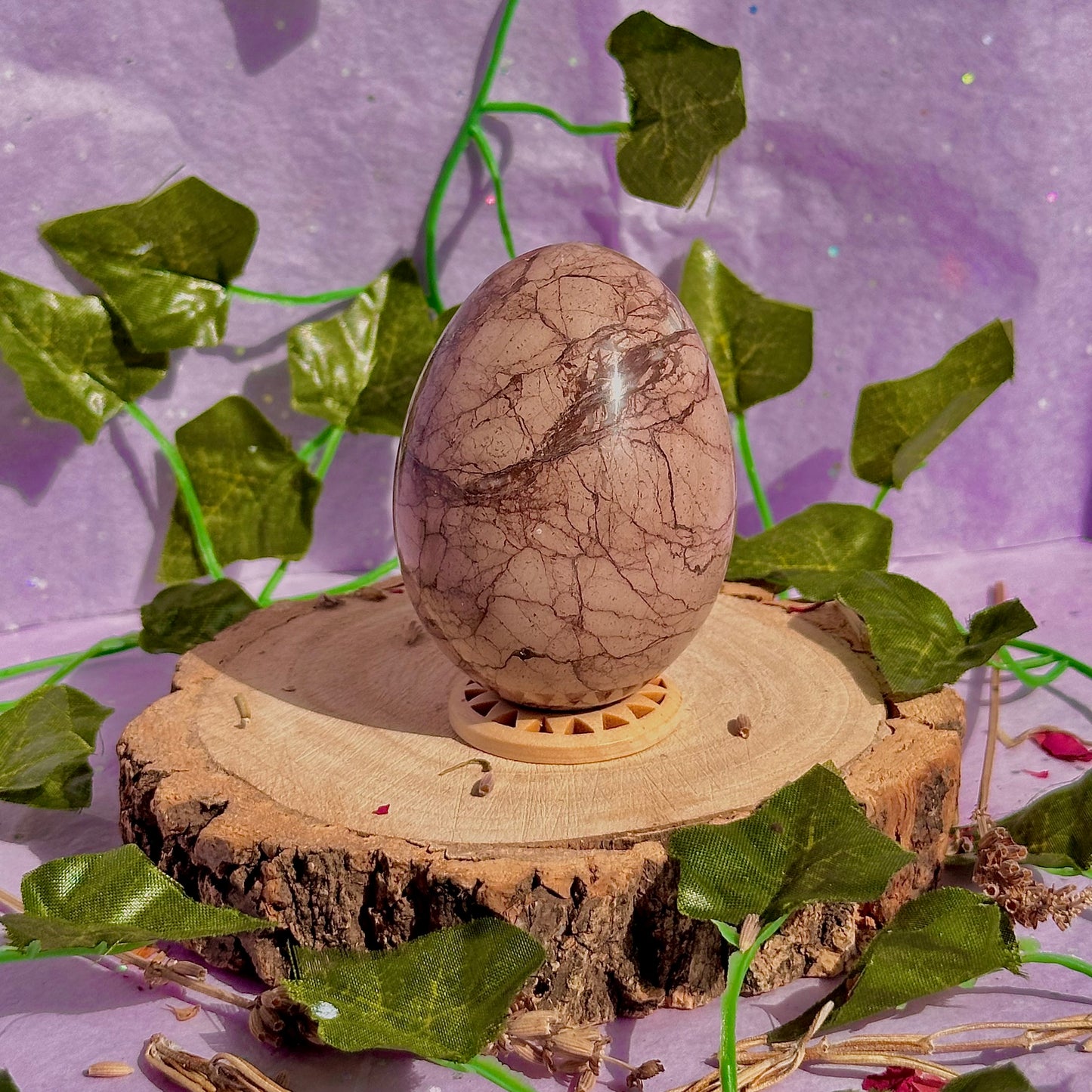 spiderweb jasper egg carving