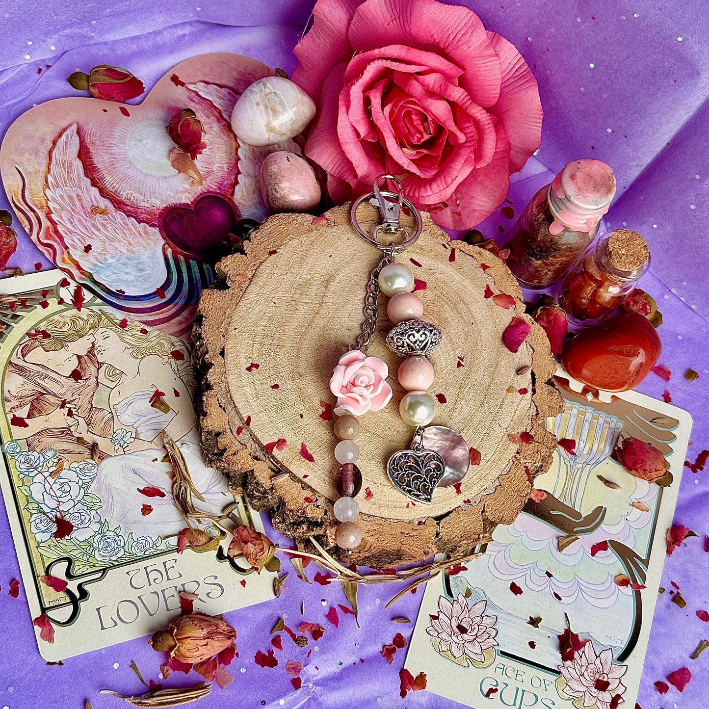breloque de sac / porte-clés rose perle ~ quartz rose, mookaïte et pierre de lune