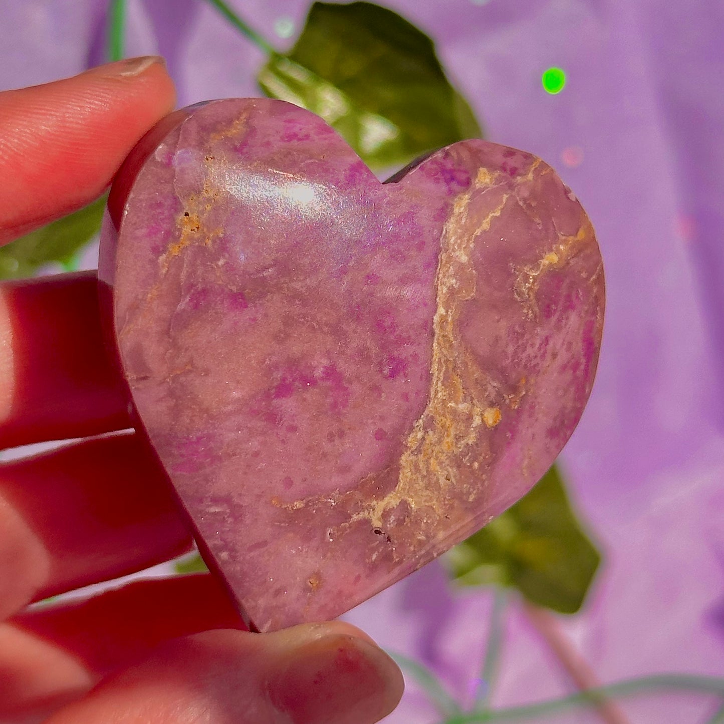 phosphosiderite heart carvings ~ intuitively chosen