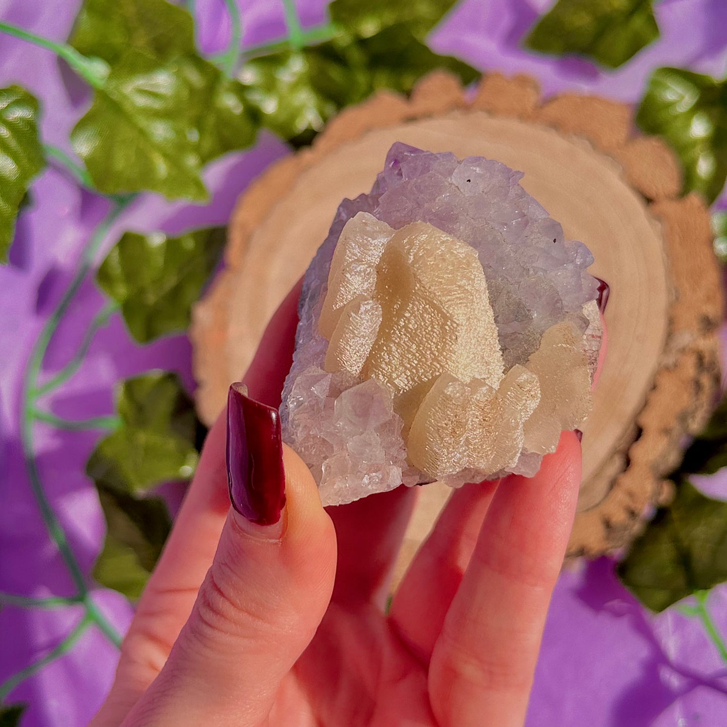 améthyste avec agrégat de calcite UV