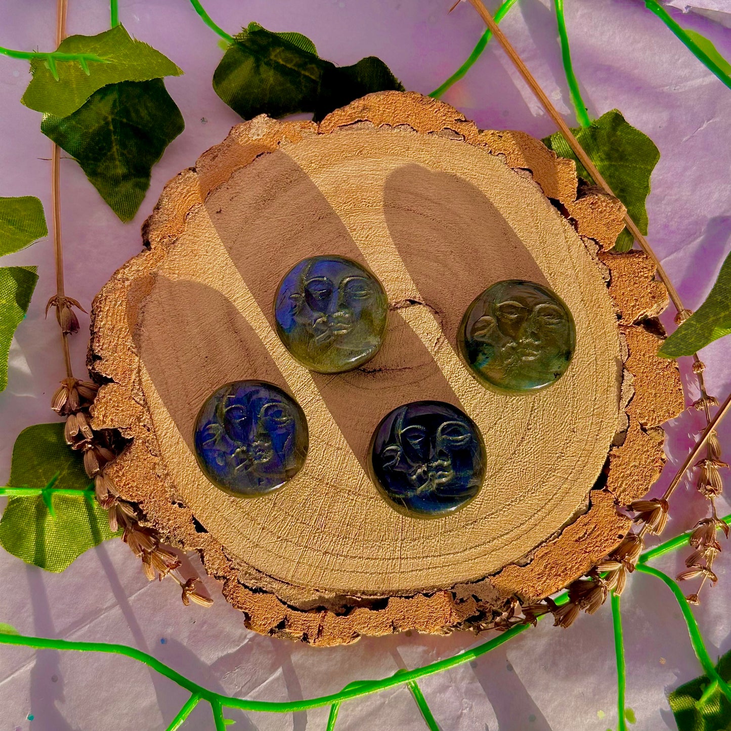 labradorite gravée soleil et lune ~ choisie intuitivement