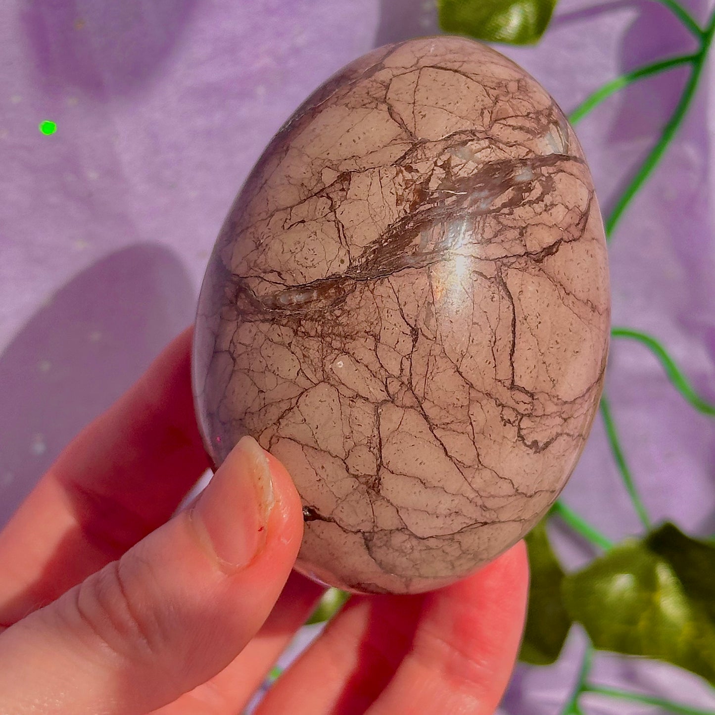 spiderweb jasper egg carving