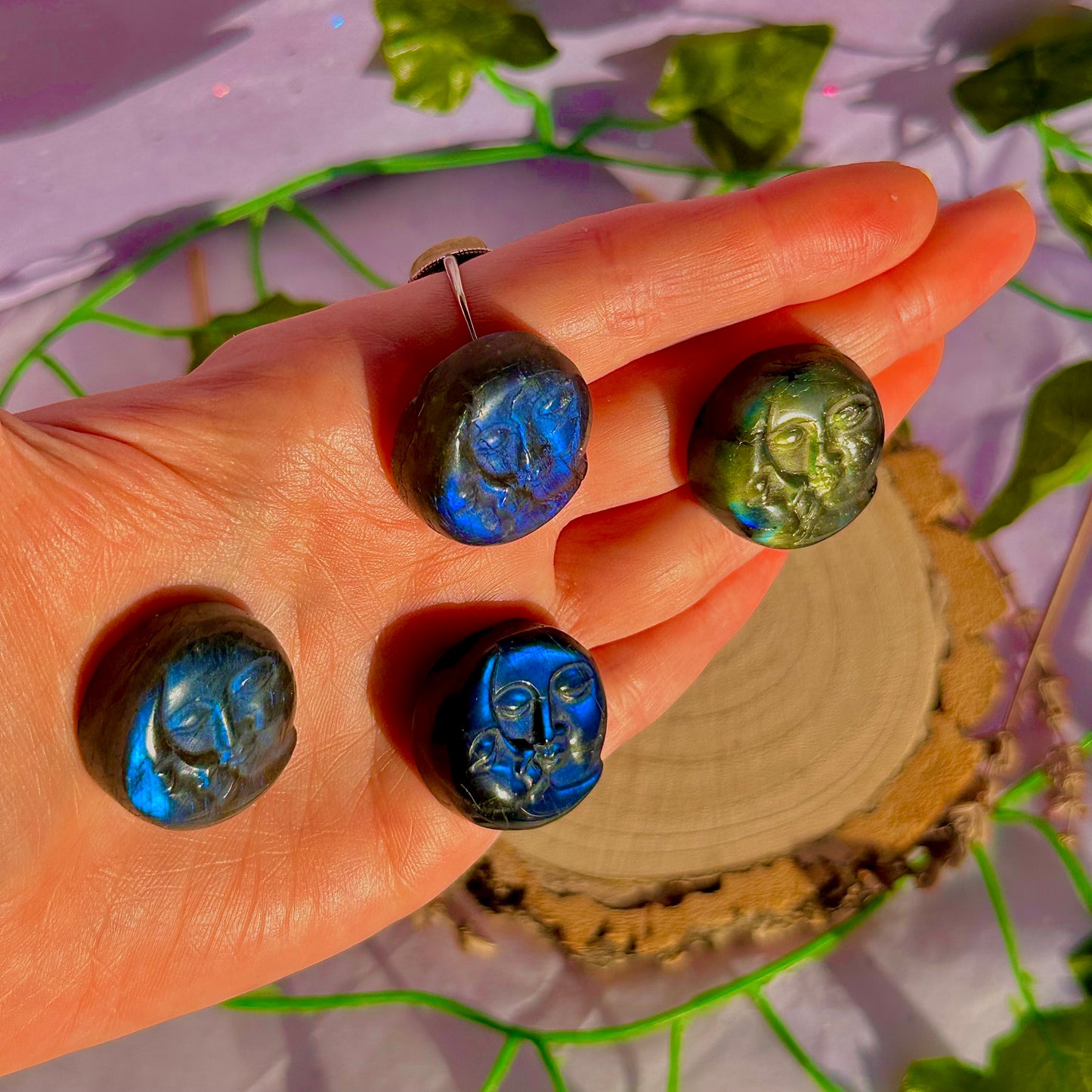 labradorite gravée soleil et lune ~ choisie intuitivement