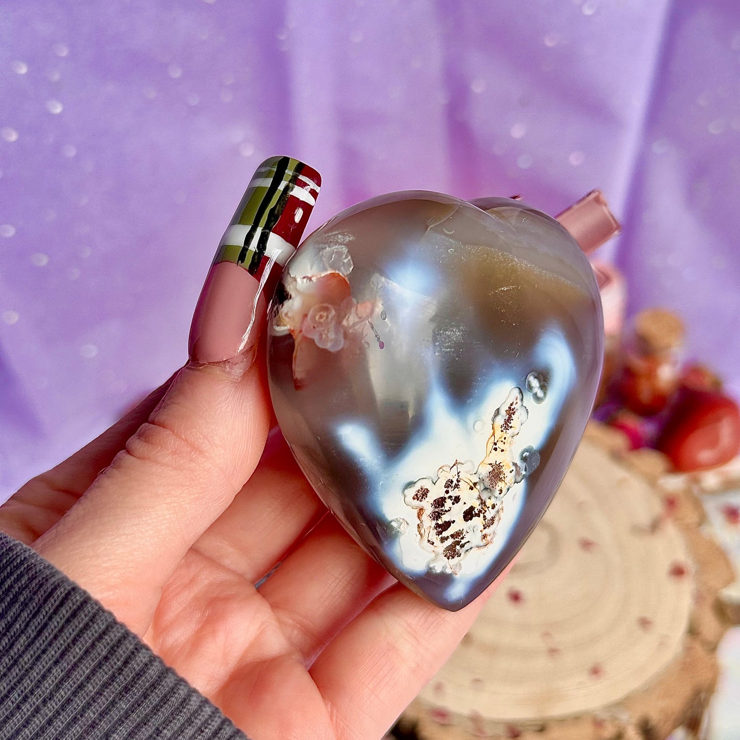 orca agate heart carving B
