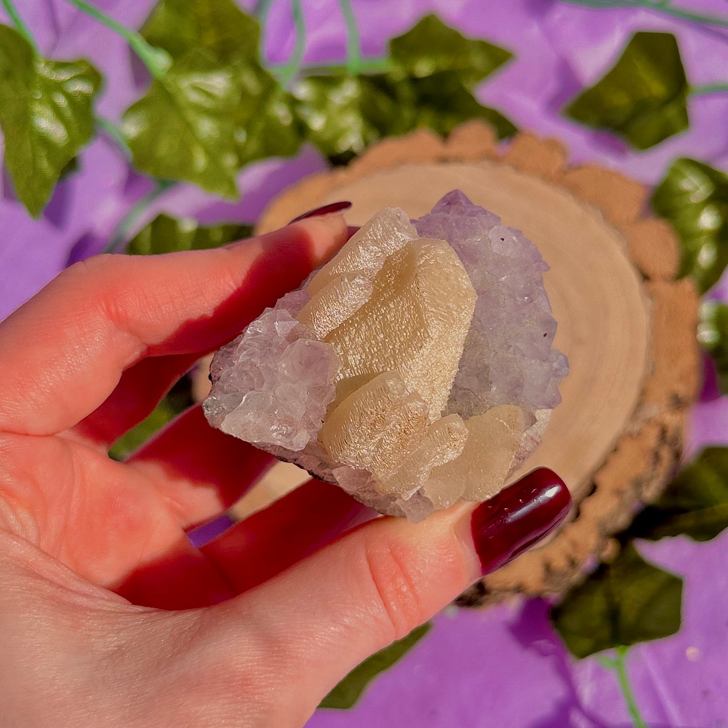améthyste avec agrégat de calcite UV