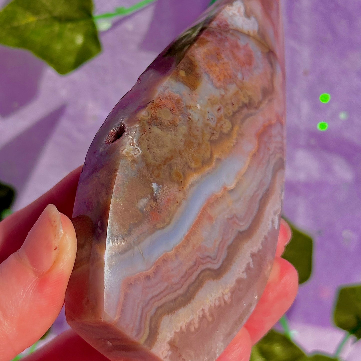 moss & crazy lace agate teardrop carving