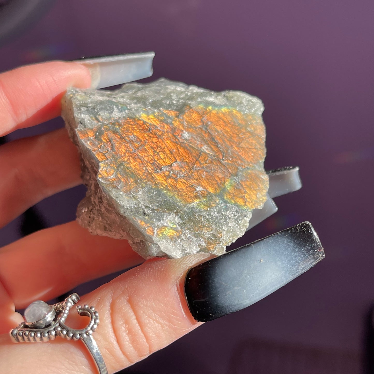 raw/rough labradorite (sunset flash)