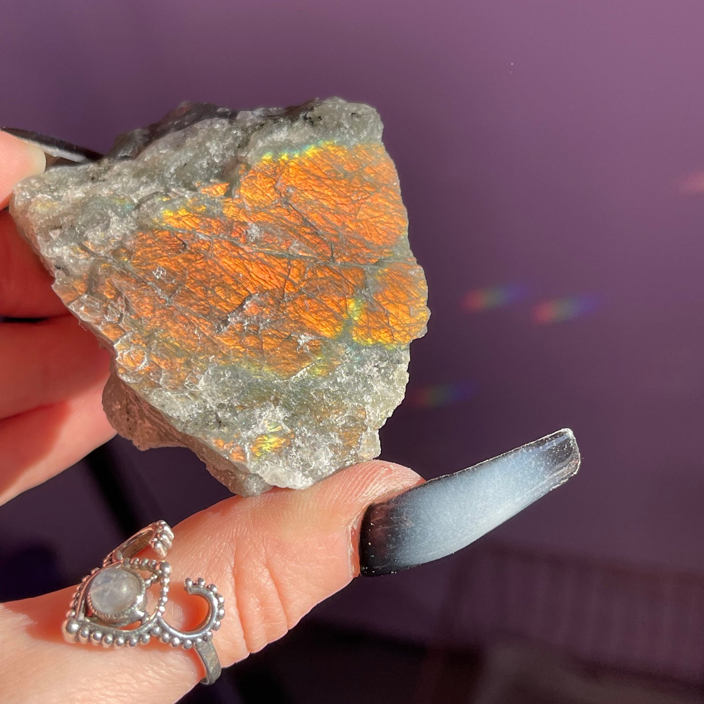 raw/rough labradorite (sunset flash)