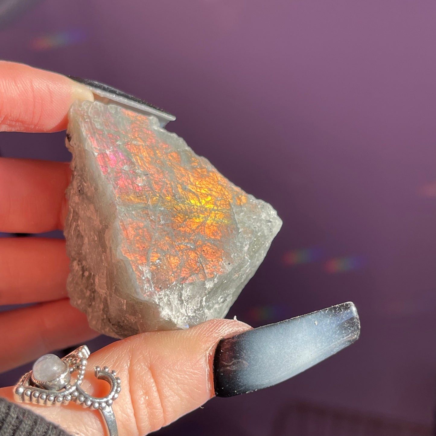 raw/rough labradorite (sunset flash)